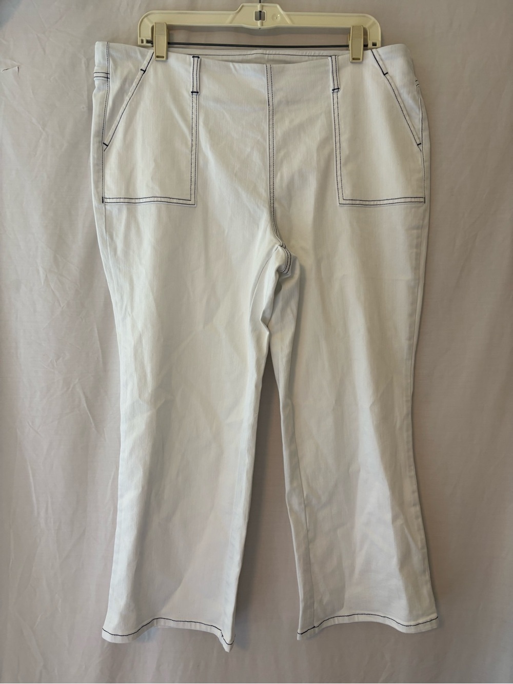 Belle by Kim Gravel White Flare Cropped Jeans Blue Contrast Stitching